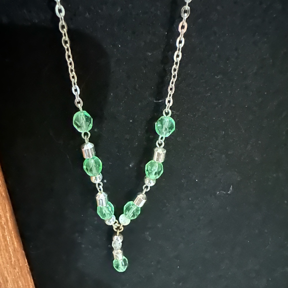 Green jeweled silver necklace